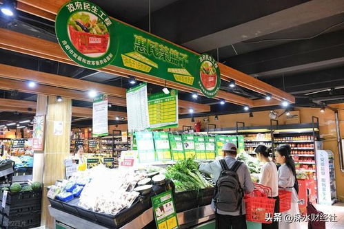 量贩零食巨头伸向日用百货，社区超市迎来致命一击